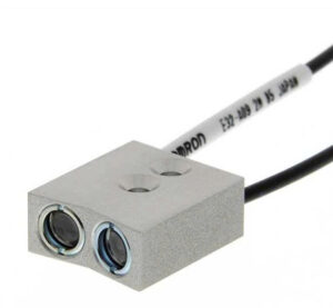 Cảm biến Omron E32-A09 2M